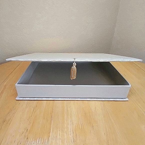 Victoria's Secret KEEPSAKE Floral Linen Box  9"W x 11.5"L x 2"D - Picture 2 of 14